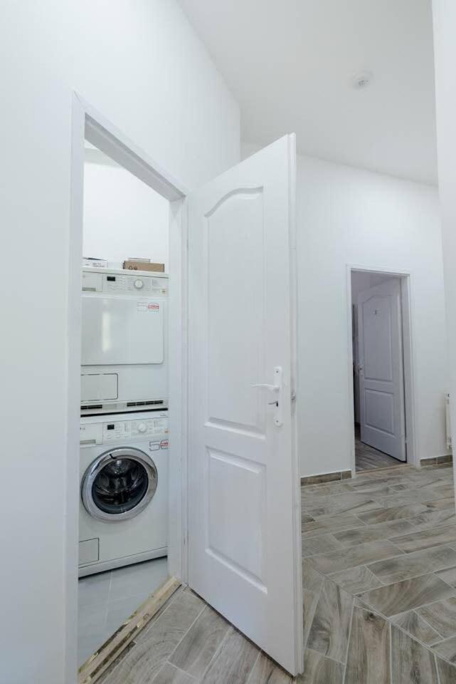 Brand New Studio With Aircon In The Center Budapest Luaran gambar