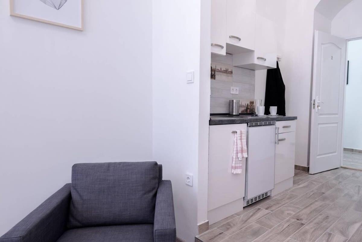 Brand New Studio With Aircon In The Center Budapest Luaran gambar